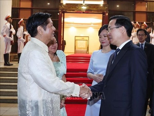 Presidente filipino concluye visita de Estado a Vietnam - ảnh 1
