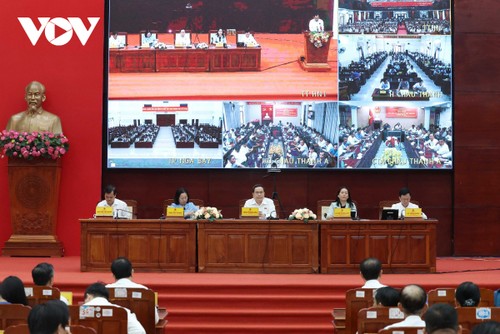 Presidente del Parlamento de Vietnam dialoga con electores de Hau Giang - ảnh 1