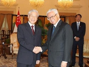 阮富仲会见新加坡总统陈庆炎 - ảnh 1