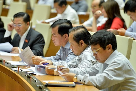 越南14届国会5次会议讨论《反腐败法修正案（草案）》 - ảnh 1