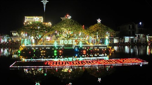 越南各地圣诞氛围浓厚 - ảnh 1
