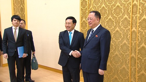 越南政府副总理兼外长范平明对朝鲜进行正式访问 - ảnh 1