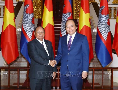 阮春福会见柬埔寨国会主席韩桑林 - ảnh 1