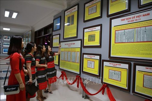 “黄沙长沙归属越南：历史证据和法理依据”展在广治省举行 - ảnh 1
