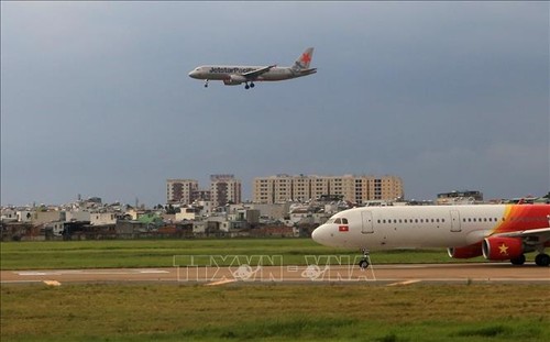 越南自9月15日起部分恢复国际商业客运航班 - ảnh 1