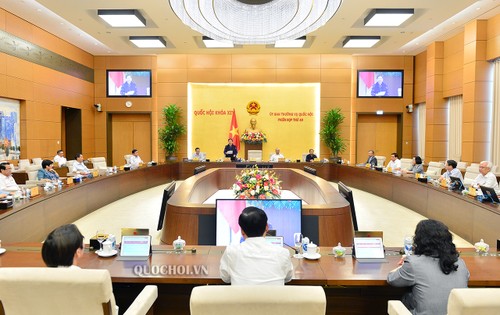 越南国会常委会第48次会议闭幕 - ảnh 1