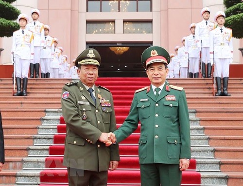 柬埔寨副首相兼国防大臣迪班对越南进行正式访问 - ảnh 1