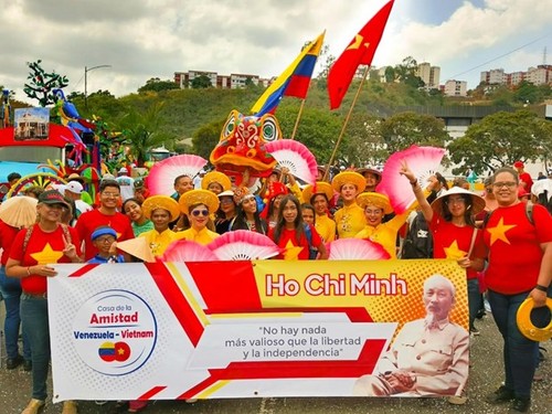 越南参加在委内瑞拉举行的狂欢节 - ảnh 1