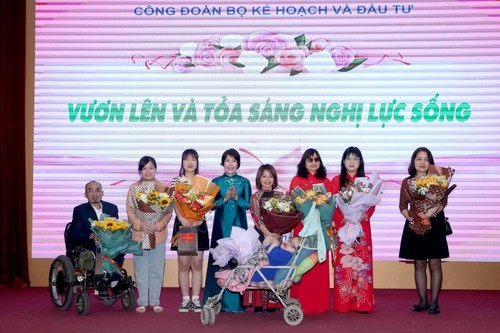 联合国开发计划署将与越南紧密合作 继续与妇女尤其是残疾人妇女并肩前行 - ảnh 1