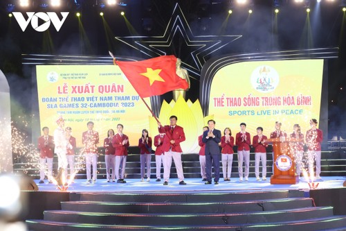 越南体育代表团出征第32届东运会 - ảnh 1