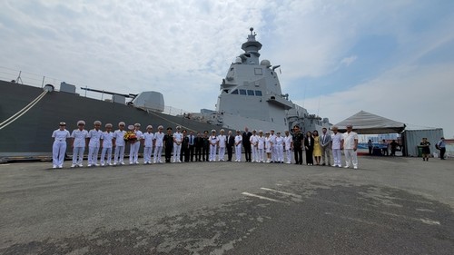 意大利海军巡逻舰抵达胡志明市 - ảnh 1