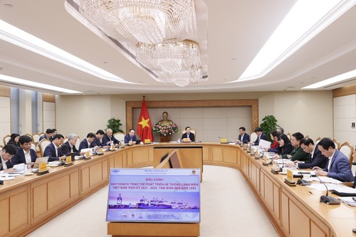 越南政府副总理陈红河：科学、同步调整海港系统总体规划 - ảnh 1