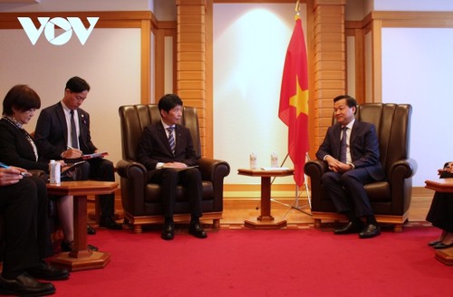 越南政府副总理黎明慨会见日本伙伴 - ảnh 1