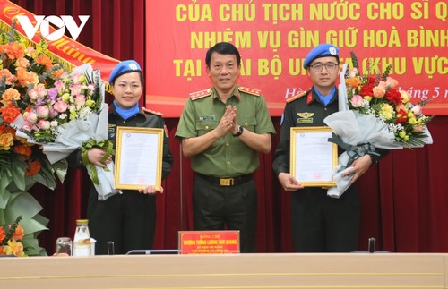 越南公安部再派遣两名警官赴联合国维和特派团履职 - ảnh 1