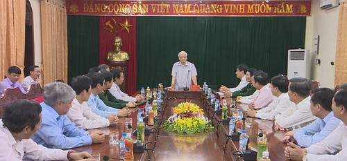  Nguyen Phu Trong rend visite au commandement de la 4ème zone militaire - ảnh 1