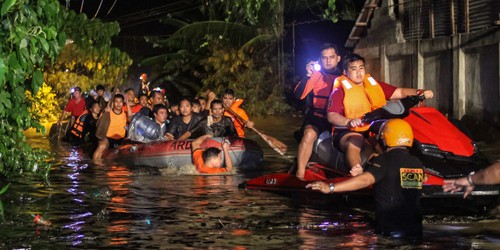  La tempête Tembin dans le sud des Philippines fait plus de 200 morts - ảnh 1