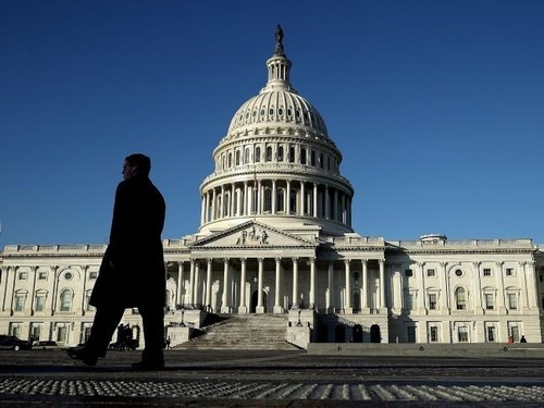 Etats-Unis: le Sénat s'accorde sur le budget et éloigne la menace du shutdown - ảnh 1