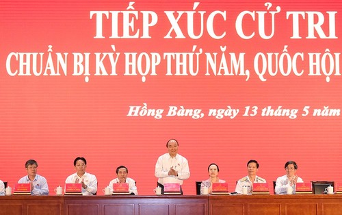   Le PM Nguyên Xuân Phuc à la rencontre de l’électorat de Haiphong - ảnh 1