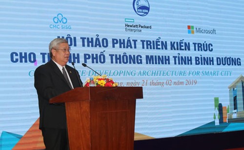 Colloque sur le développement d'une ville intelligente à Binh Duong - ảnh 1