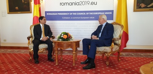 Un envoyé du Premier ministre vietnamien en déplacement en Roumanie - ảnh 1