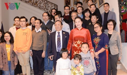 Nguyên Thi Kim Ngân rencontre la diaspora vietnamienne en Belgique - ảnh 1