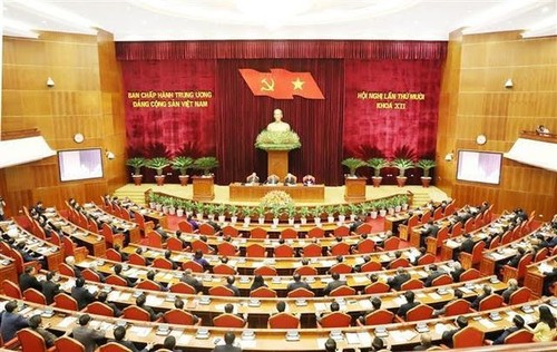 Deuxième journée du 10e plénum du CC du Parti communiste vietnamien - ảnh 1