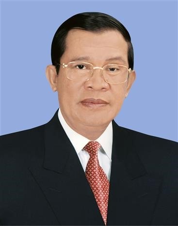 Le Premier ministre cambodgien entame sa visite officielle au Vietnam - ảnh 1