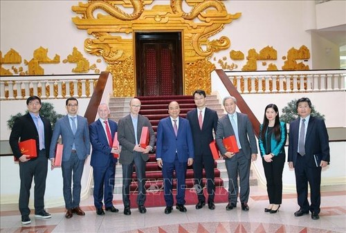 Nguyên Xuân Phuc reçoit des investisseurs étrangers - ảnh 1