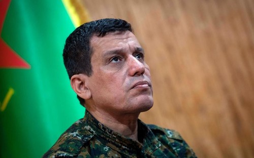 Erdogan souhaite que les Etats-Unis livrent le commandant des forces kurdes syriennes - ảnh 1