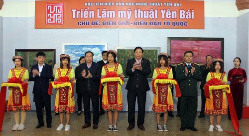 Yên Bai: vernissage de «La frontière, la mer et les îles vietnamiennes»  - ảnh 1