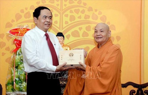 Nouvel An: vœux du président du FPV au président de l’Église bouddhique du Vietnam - ảnh 1