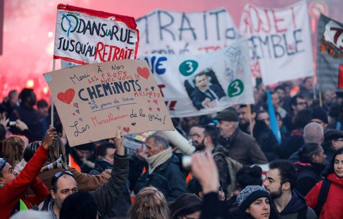 Retraites: les protestations se poursuivent en France - ảnh 1