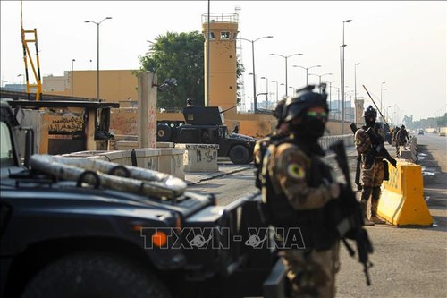 Irak: plusieurs roquettes s'abattent près de l'ambassade américaine à Bagdad - ảnh 1