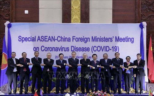 Conférence extraordinaire ASEAN-Chine contre le Covid-19  - ảnh 1