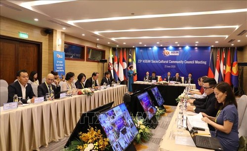 Un journal singapourien salue la présidence vietnamienne de l’ASEAN - ảnh 1