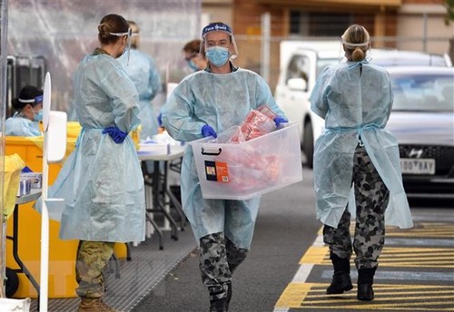 Coronavirus: Melbourne exige le port du masque face à un nouveau record d'infections - ảnh 1