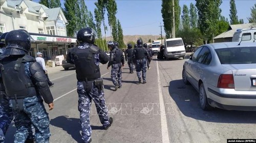 Le Kirghizstan annonce une trêve avec le Tadjikistan après des combats - ảnh 1