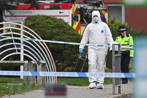 Après l’explosion d’un taxi à Liverpool, le Royaume-Uni relève le niveau de menace terroriste d’« important » à « grave » - ảnh 1