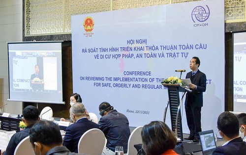 Le Vietnam examine la mise en œuvre du Pacte mondial pour des migrations sûres, ordonnées et régulières - ảnh 1