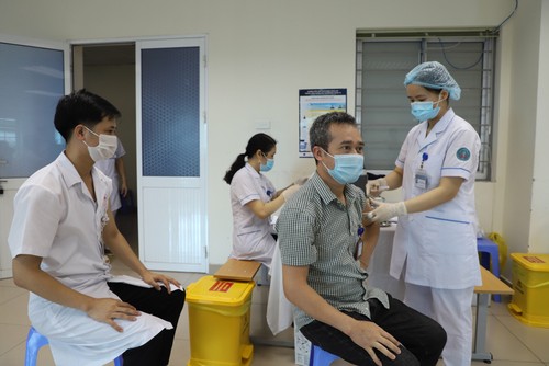 Covid-19: le Vietnam souhaite contribuer aux efforts mondiaux de vaccination  - ảnh 1