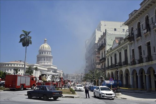 À Cuba, l'explosion d'un hôtel emblématique de La Havane fait plusieurs morts - ảnh 1