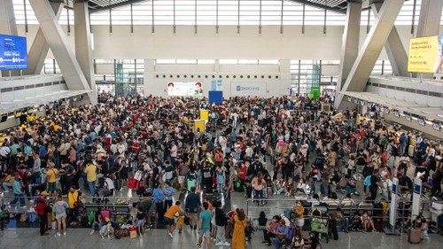 Le principal aéroport des Philippines s'efforce de rétablir la normalité après une coupure d'électricité - ảnh 1