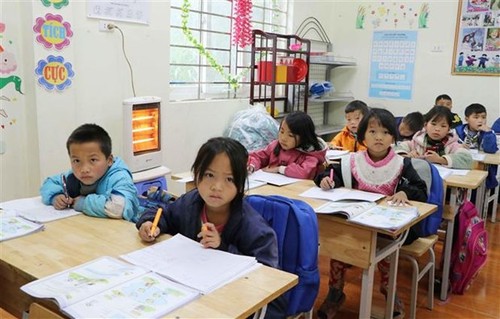 L’Allemagne offre des purificateurs d’eau à 30 écoles vietnamiennes en zones montagneuses - ảnh 1