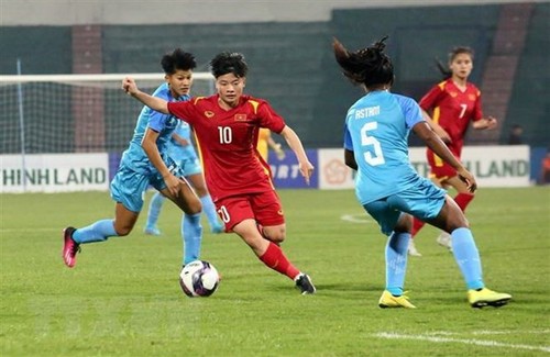 Football féminin: Le Vietnam qualifié pour la deuxième phase éliminatoire - ảnh 1