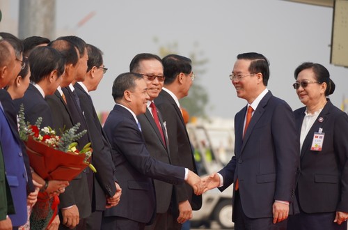  Vo Van Thuong entame une visite officielle au Laos - ảnh 1