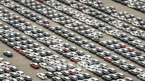 VinFast exporte son deuxième lot de voitures aux États-Unis et au Canada - ảnh 1