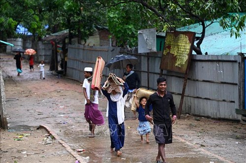 Le puissant cyclone Mocha s'abat sur le Bangladesh et le Myanmar - ảnh 1