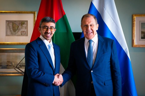 Abdallah ben Zayed des EAU rencontre le ministre russe des Affaires étrangères - ảnh 1
