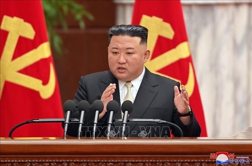 Pyongyang: Kim Jong-un visite des usines d’armement et appelle à accroître la production - ảnh 1