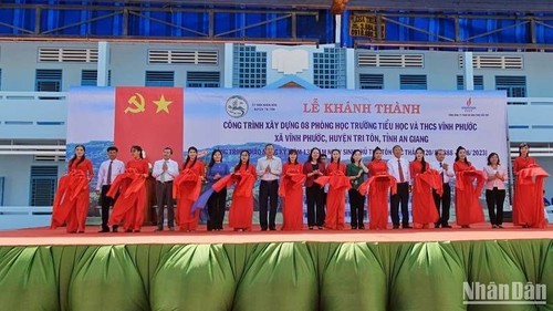 Vo Thi Anh Xuân inaugure de nouvelles salles de classe en région éloignée - ảnh 1